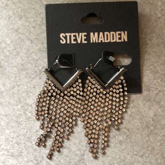 Steve Madden Gunmetal Tone V Drop Earrings With Crystal Fringe Accents NWT - Picture 6 of 10